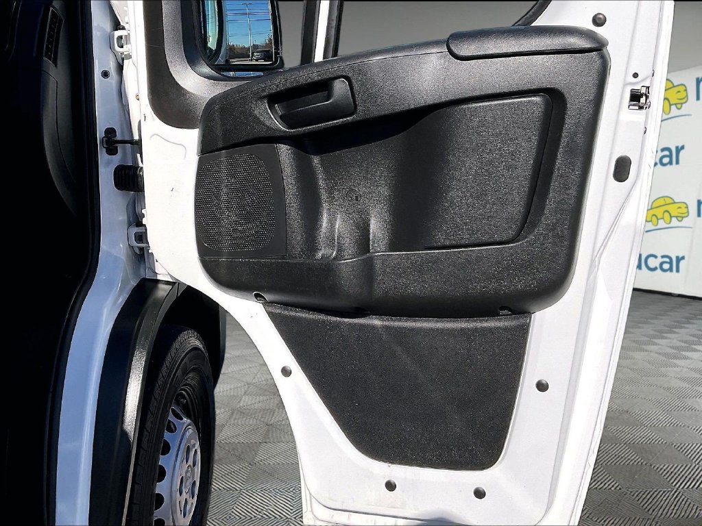 Used 2025 White Ram Base image 12