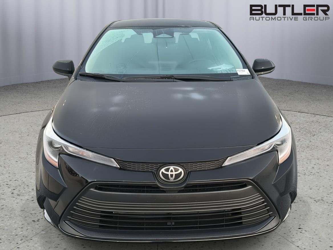 New 2027 Inked Toyota LE image 9
