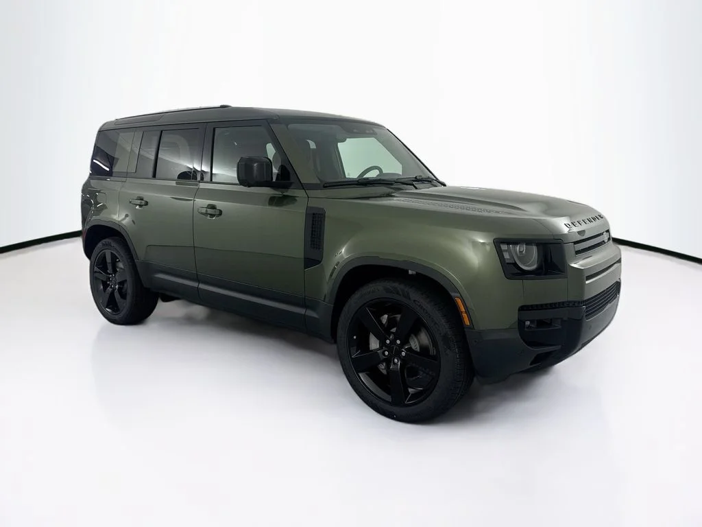 New 2026 Woolstone Green Land Rover S image 3