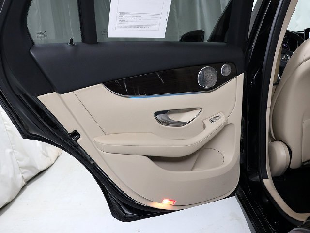 Used 2017 Black Mercedes-Benz GLC 300 image 27