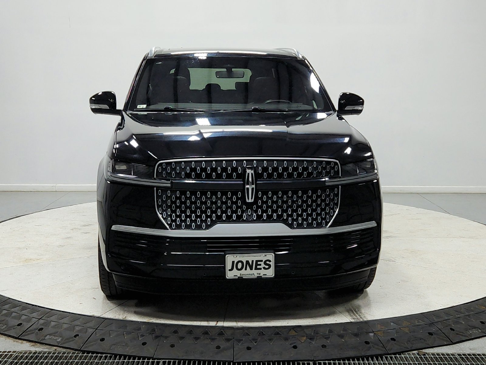 Used 2025 Black Lincoln Reserve image 3