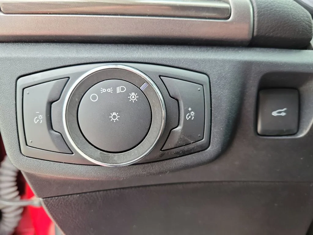 Used 2020 Red Ford SEL image 19