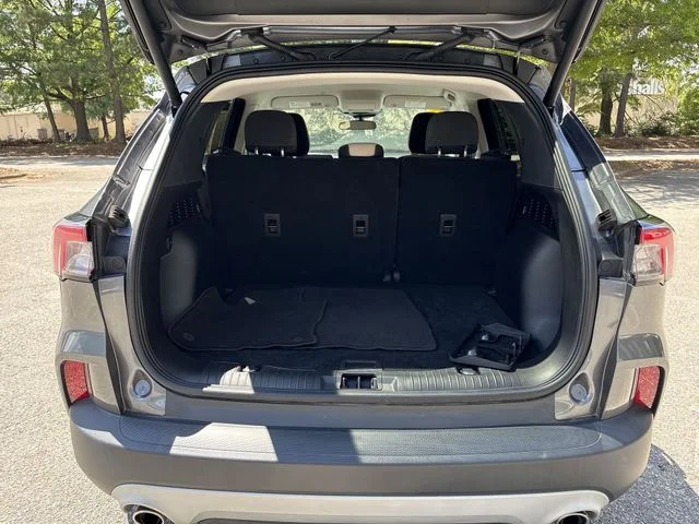 Used 2021 Gray Ford SE image 25