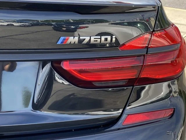 Used 2017 Black BMW M760i image 5