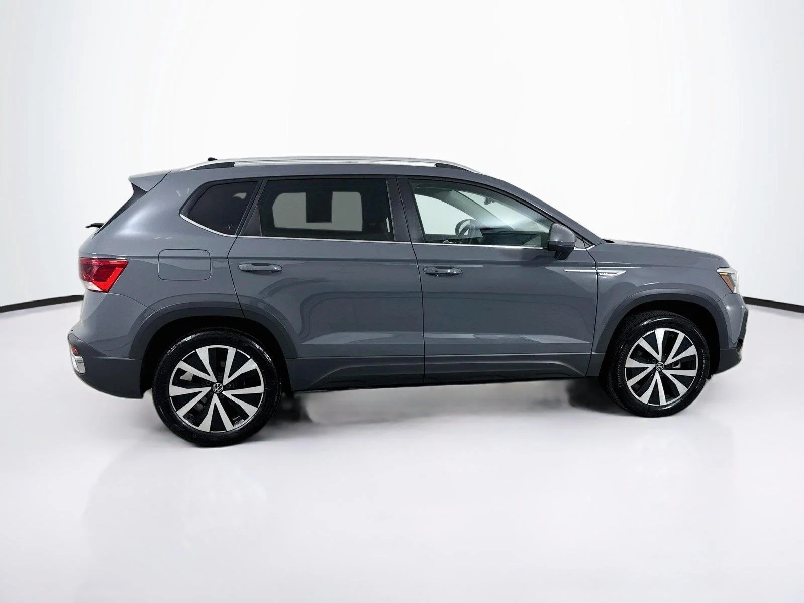 Used 2023 Pure Gray Volkswagen SE image 8