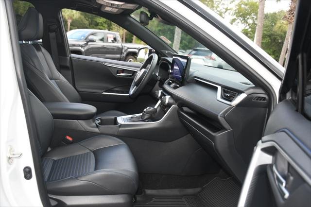 Certified Used 2024 MID BLK/WIND CHILL Toyota  image 22