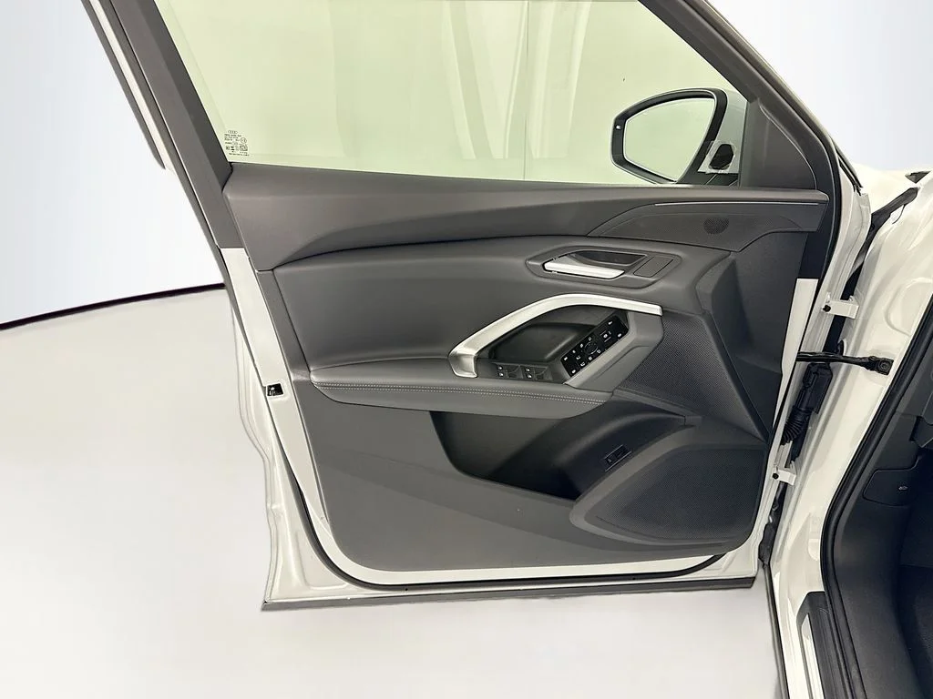 Used 2026 White Audi  image 26