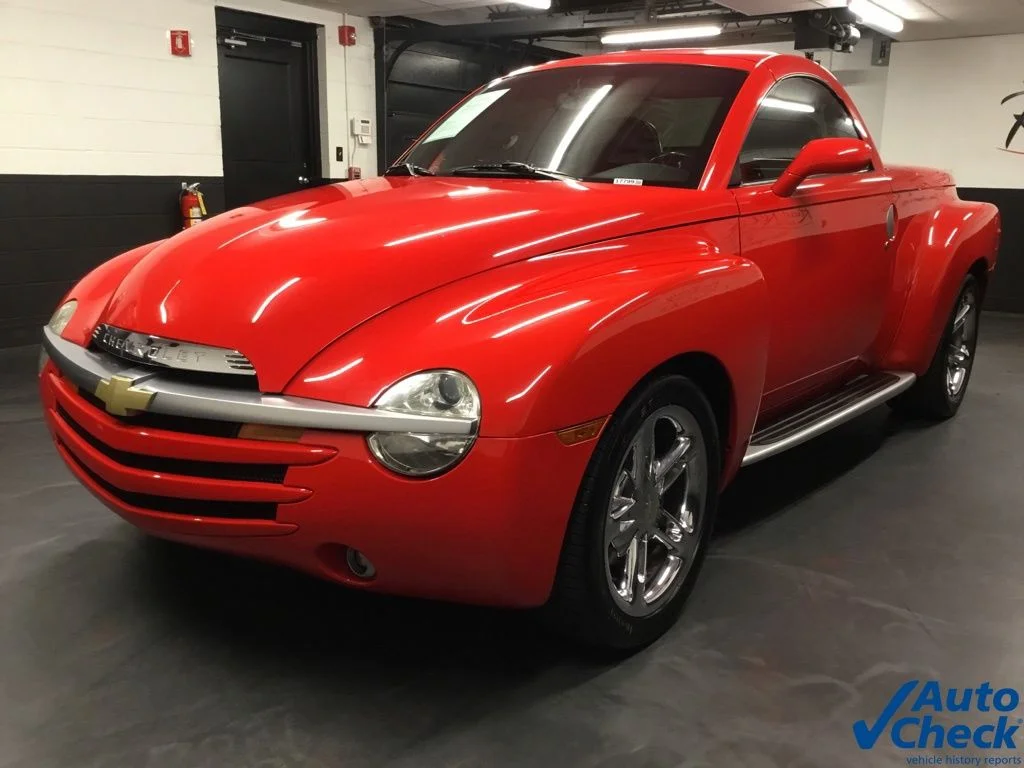 Used 2005 Red Chevrolet Base image 16