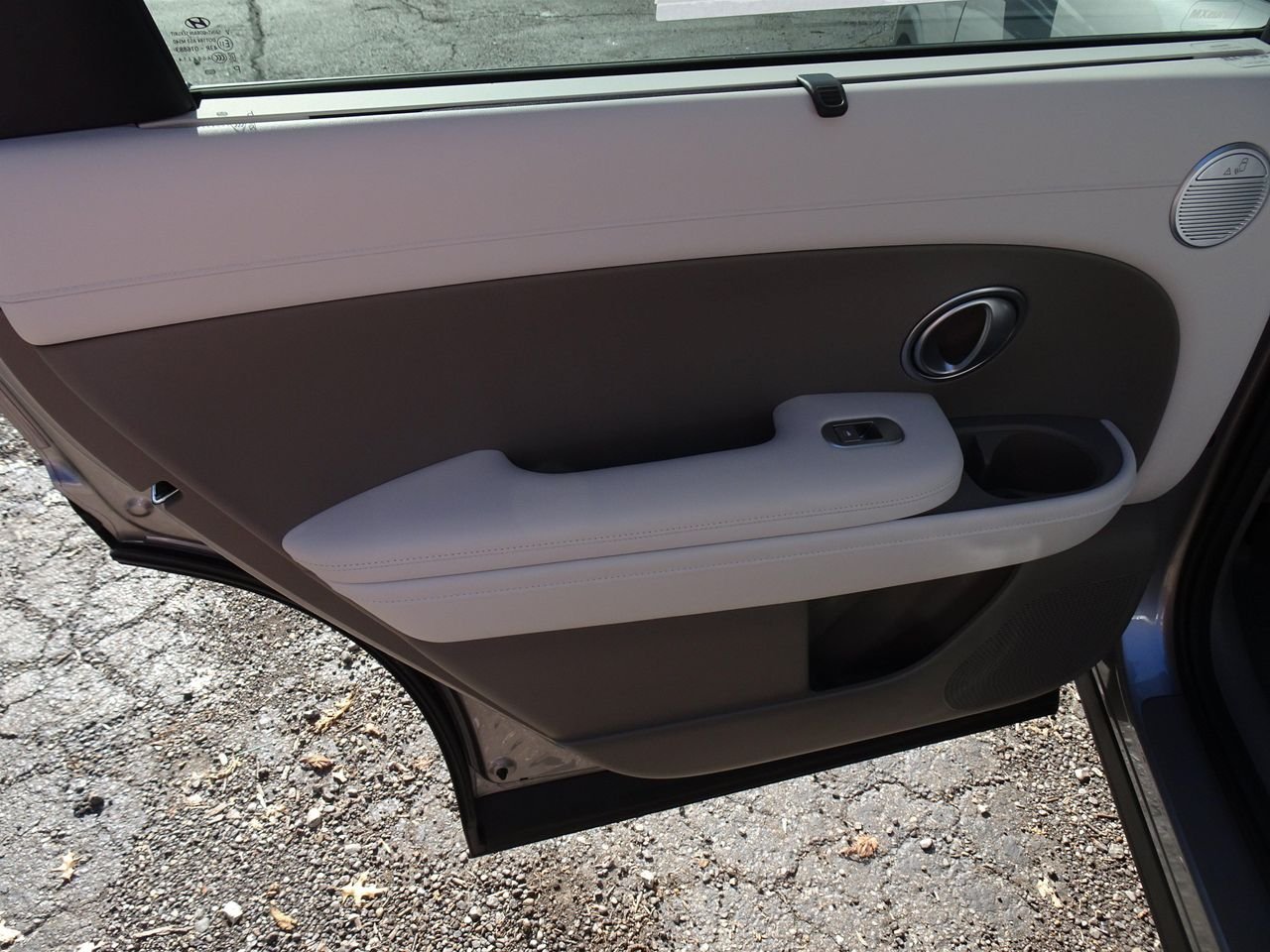 New 2027 Silver Hyundai SEL 7P image 16