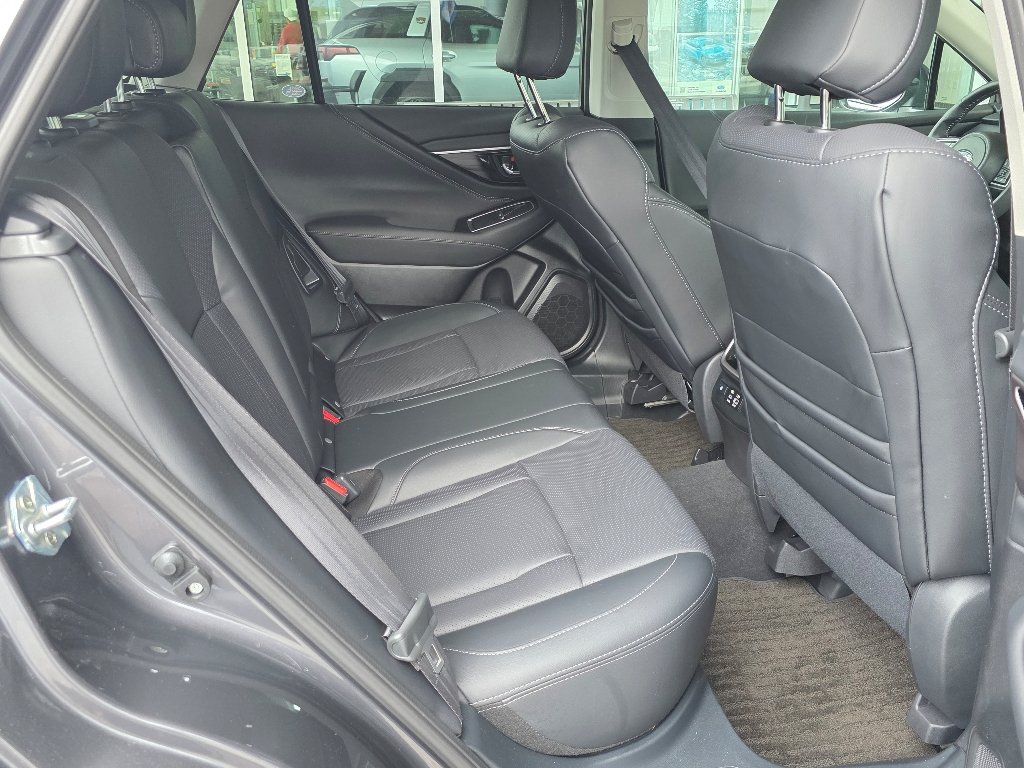 Used 2025 Magnetite Gray Metallic Subaru Limited image 24