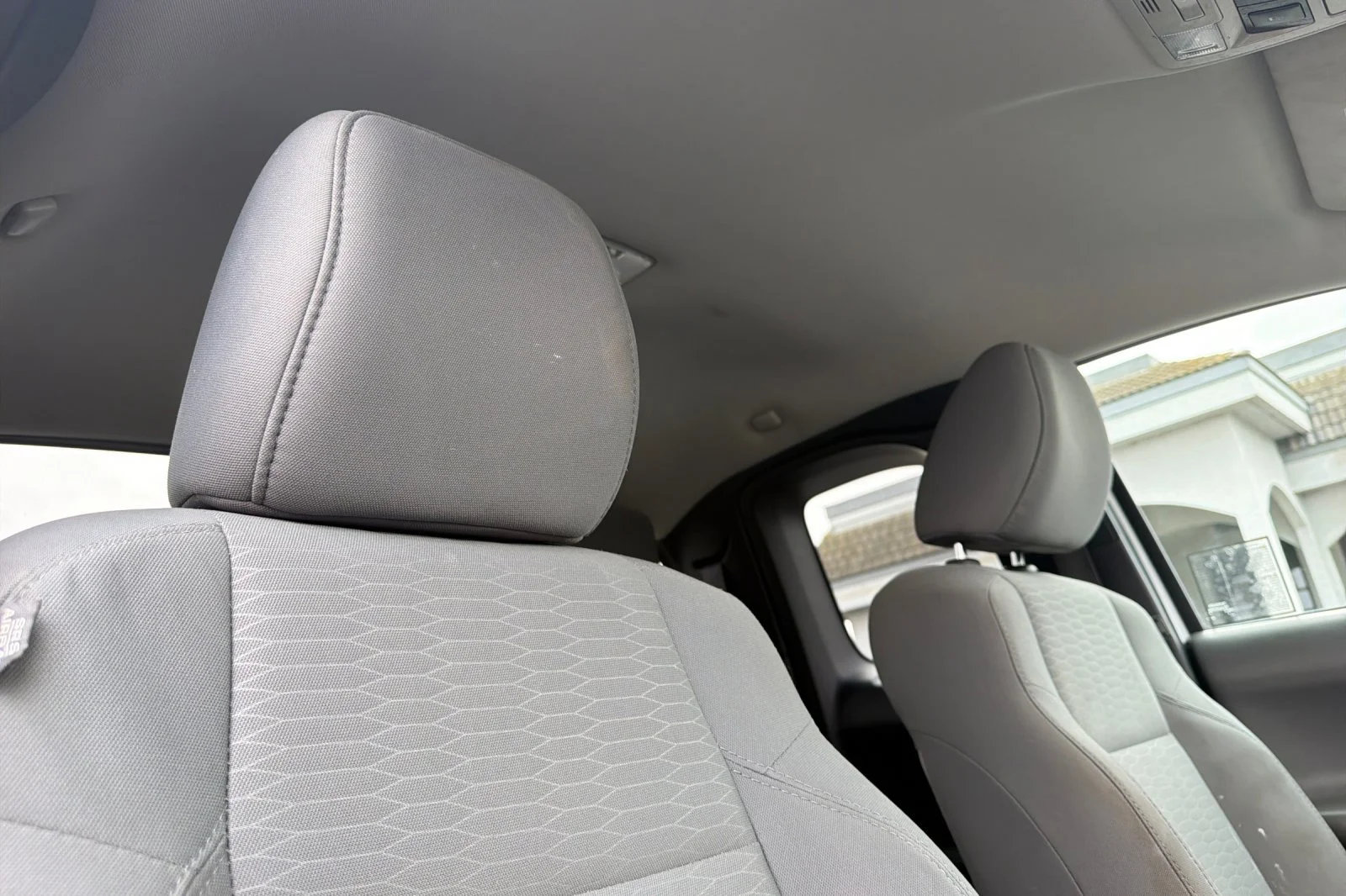 Used 2018 White Toyota SR5 image 20