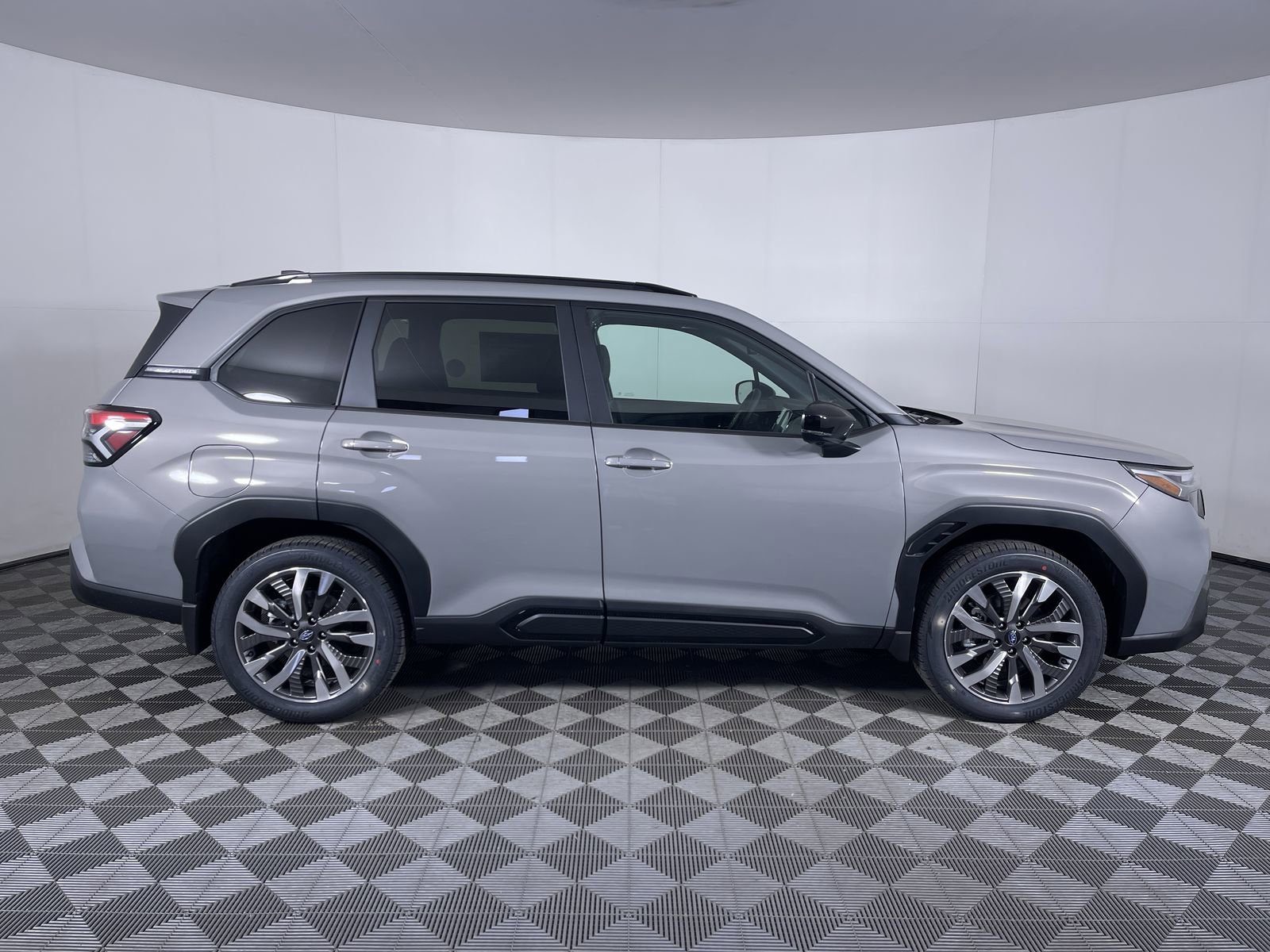 New 2026 RIVER ROCK PEARL Subaru Touring image 10