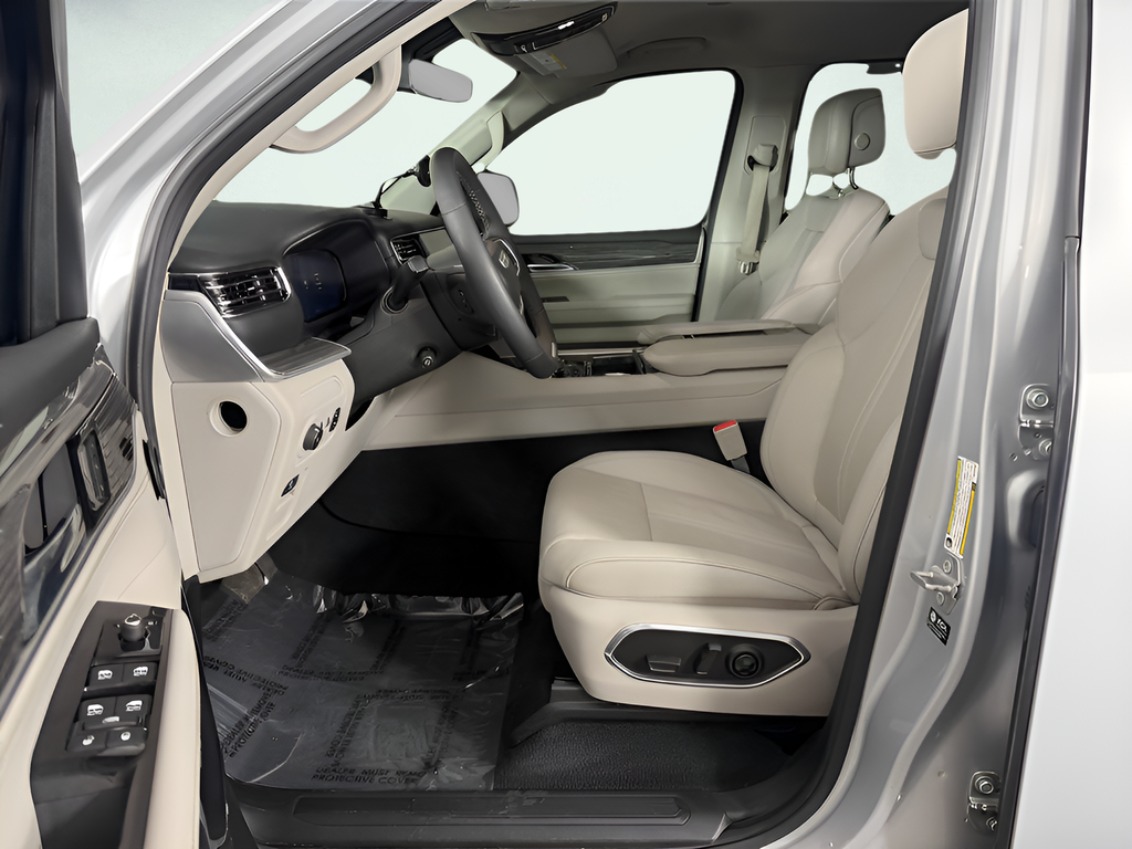 Used 2022 Silver Jeep Series III image 10