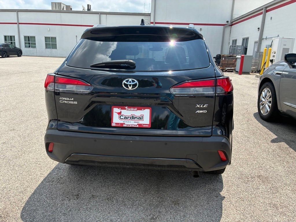 Used 2022 Black Toyota XLE image 9