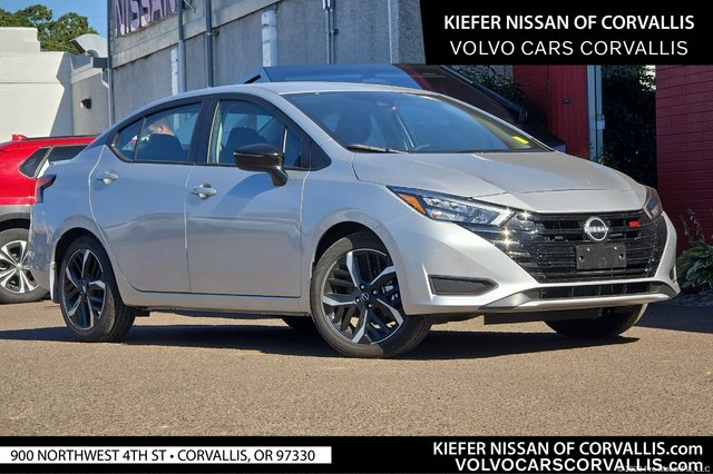 2025 Nissan Versa SR