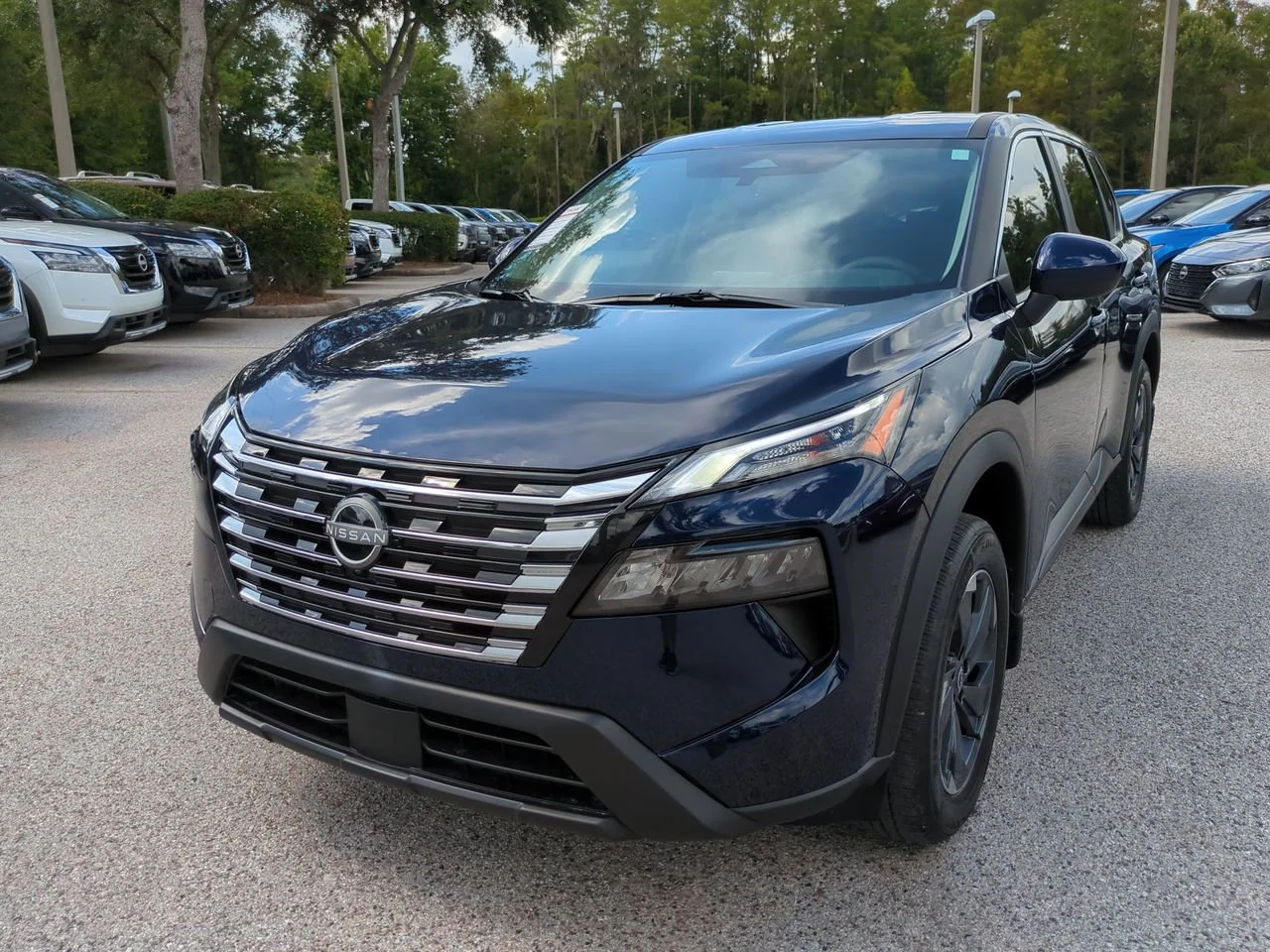 2026 Nissan Rogue SV - Photo 8