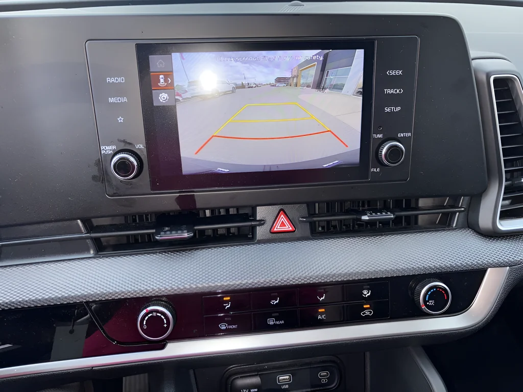2025 Kia Sportage LX - Photo 25