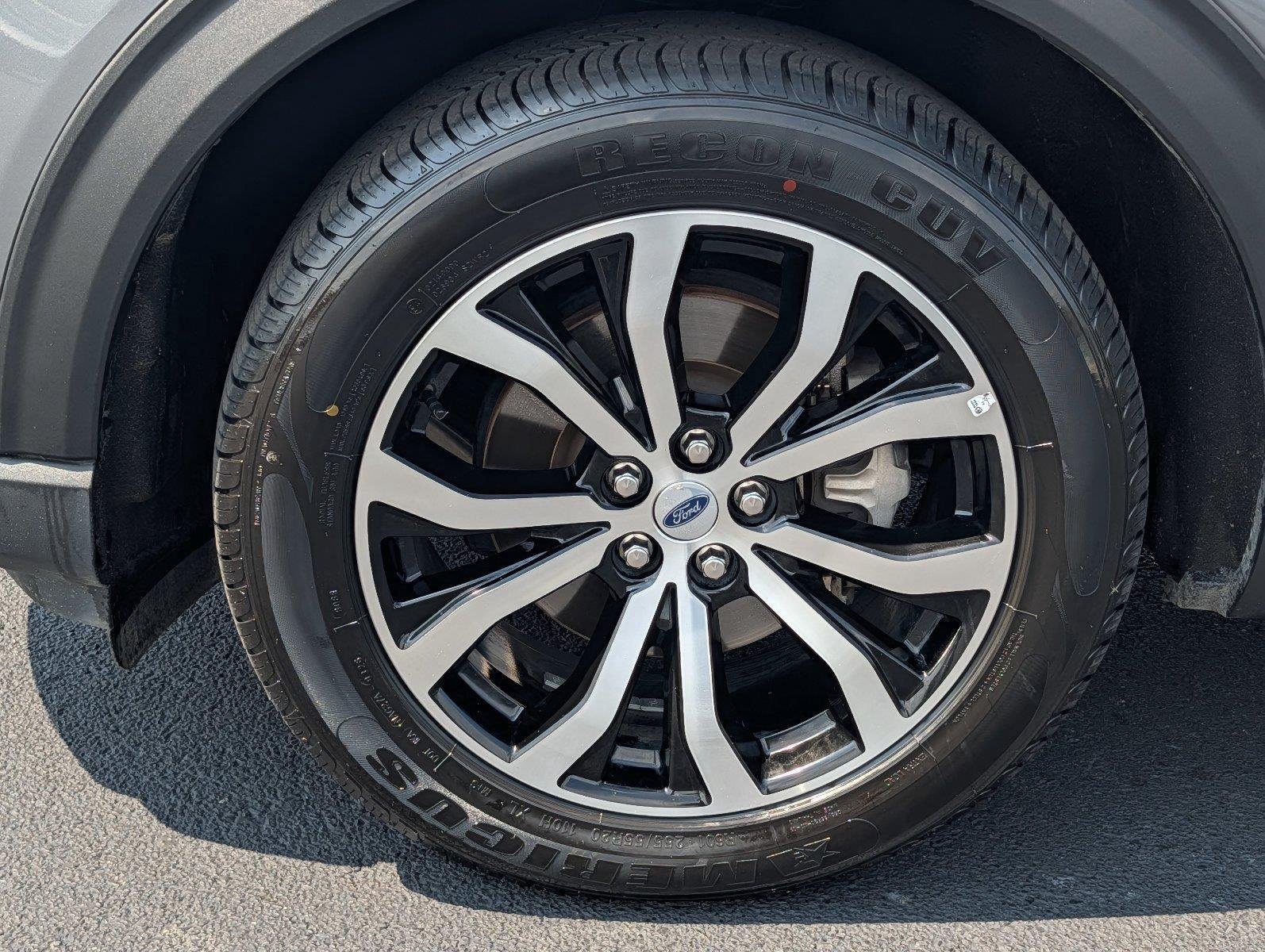 Used 2025 Carbonized Gray Ford ST-Line image 9