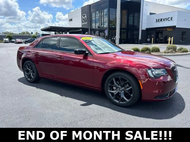 2023 Chrysler 300 Touring's photo
