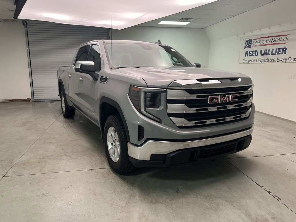 2024 GMC Sierra 4WD Crew Cab Short Box SLE's photo