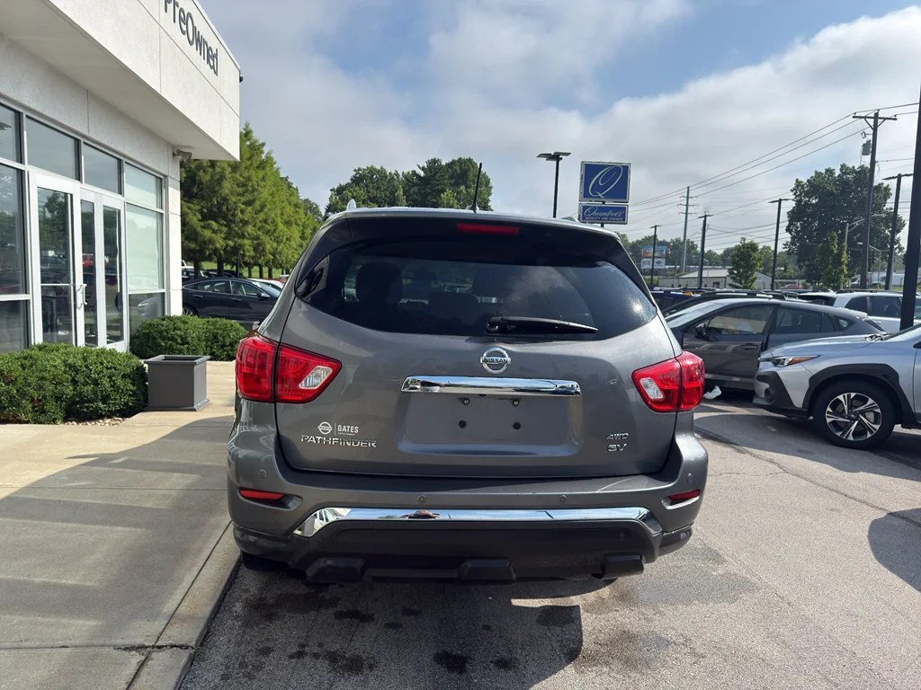 Used 2017 Gray Nissan SV image 4