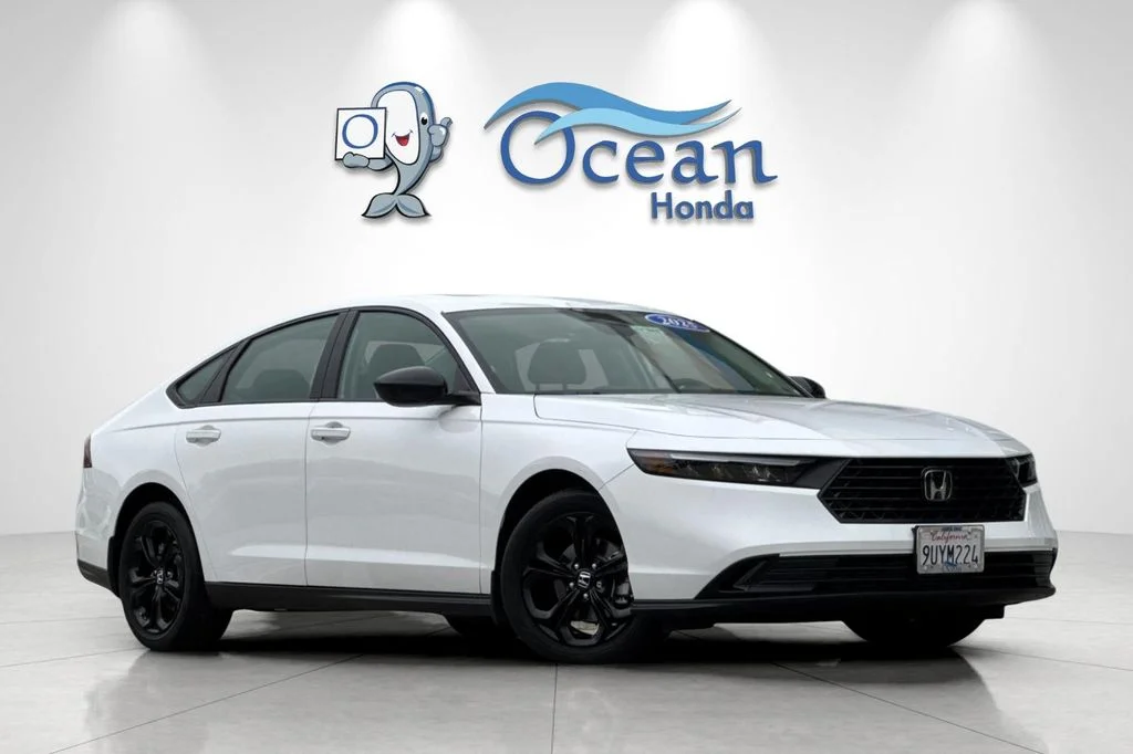 Used 2025  Honda SE image 2