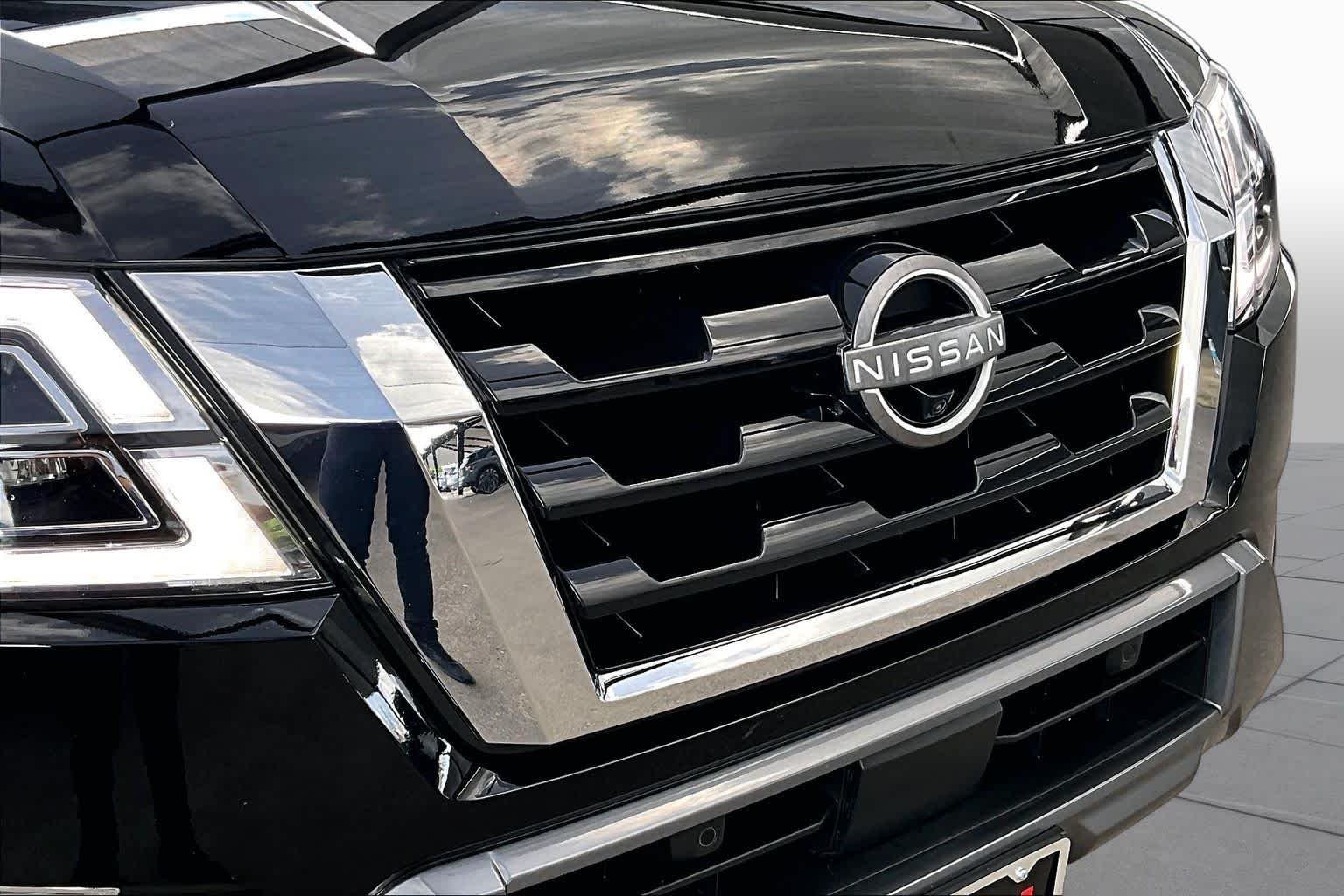 Used 2024 Super Black Nissan SL image 30