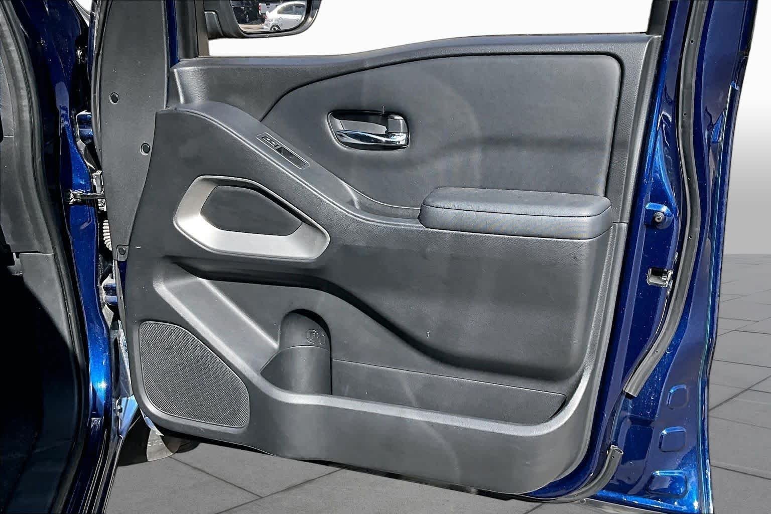 Used 2022 Deep Blue Pearl Nissan SV image 21