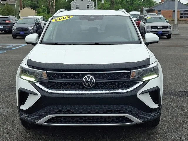 Certified 2022 Volkswagen Taos SE with VIN 3VVYX7B28NM081194 for sale in Cherry Hill, NJ