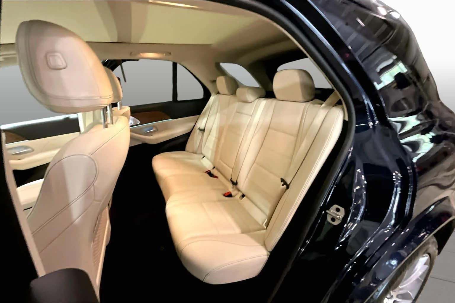 Used 2022 Lunar Blue Metallic Mercedes-Benz GLE 350 image 21