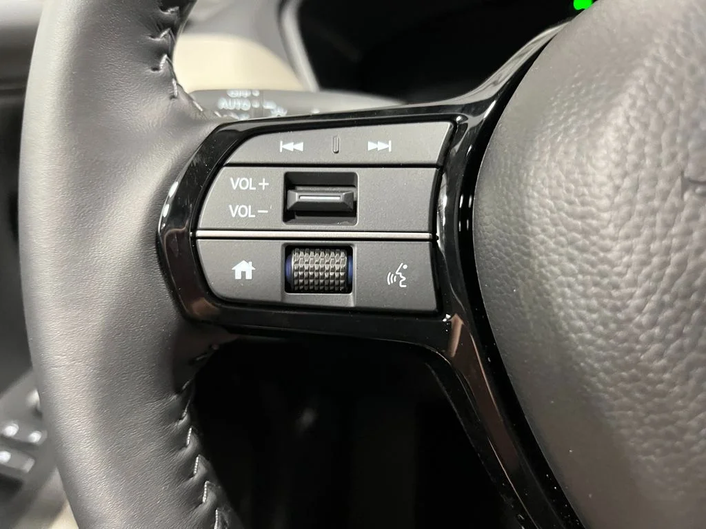 New 2027 Platinum White Honda EX-L image 17