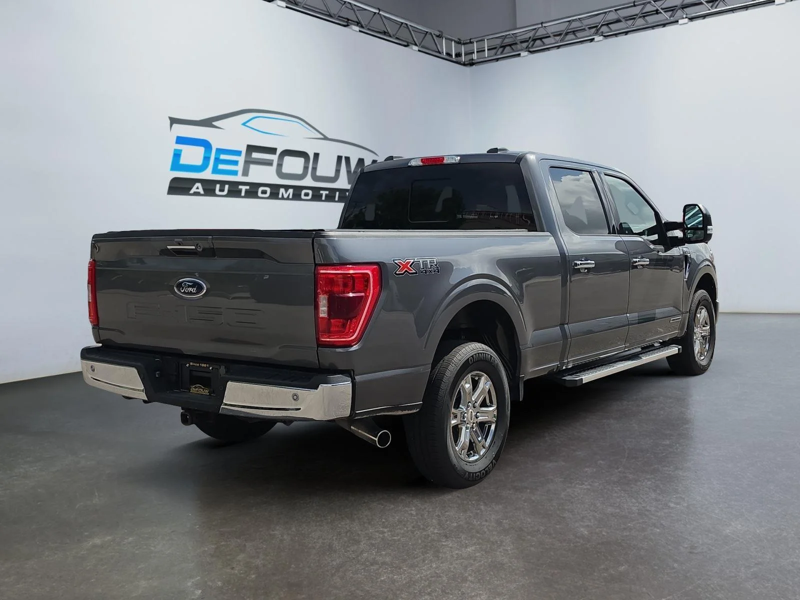 Used 2023 Carbonized Gray Ford XLT image 3