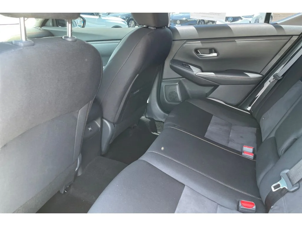 Used 2022 Aspen White TriCoat Pearl Nissan SR image 13