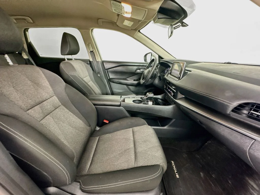 Used 2025 Silver Nissan SV image 34