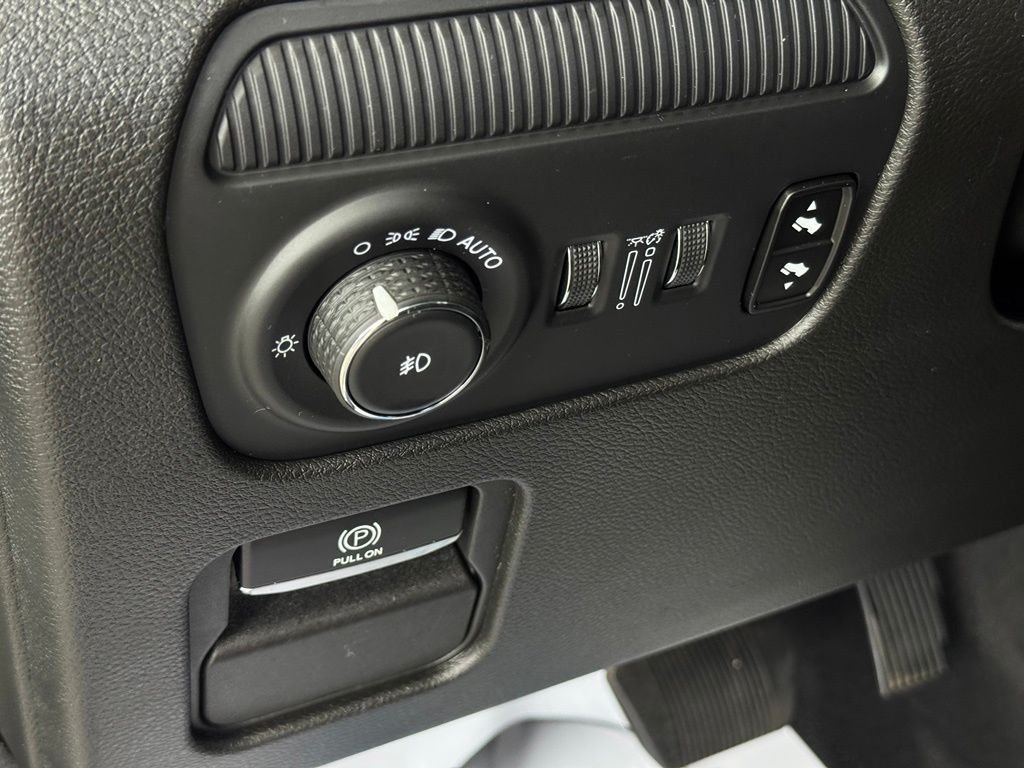 Used 2024 White Jeep Series III image 36