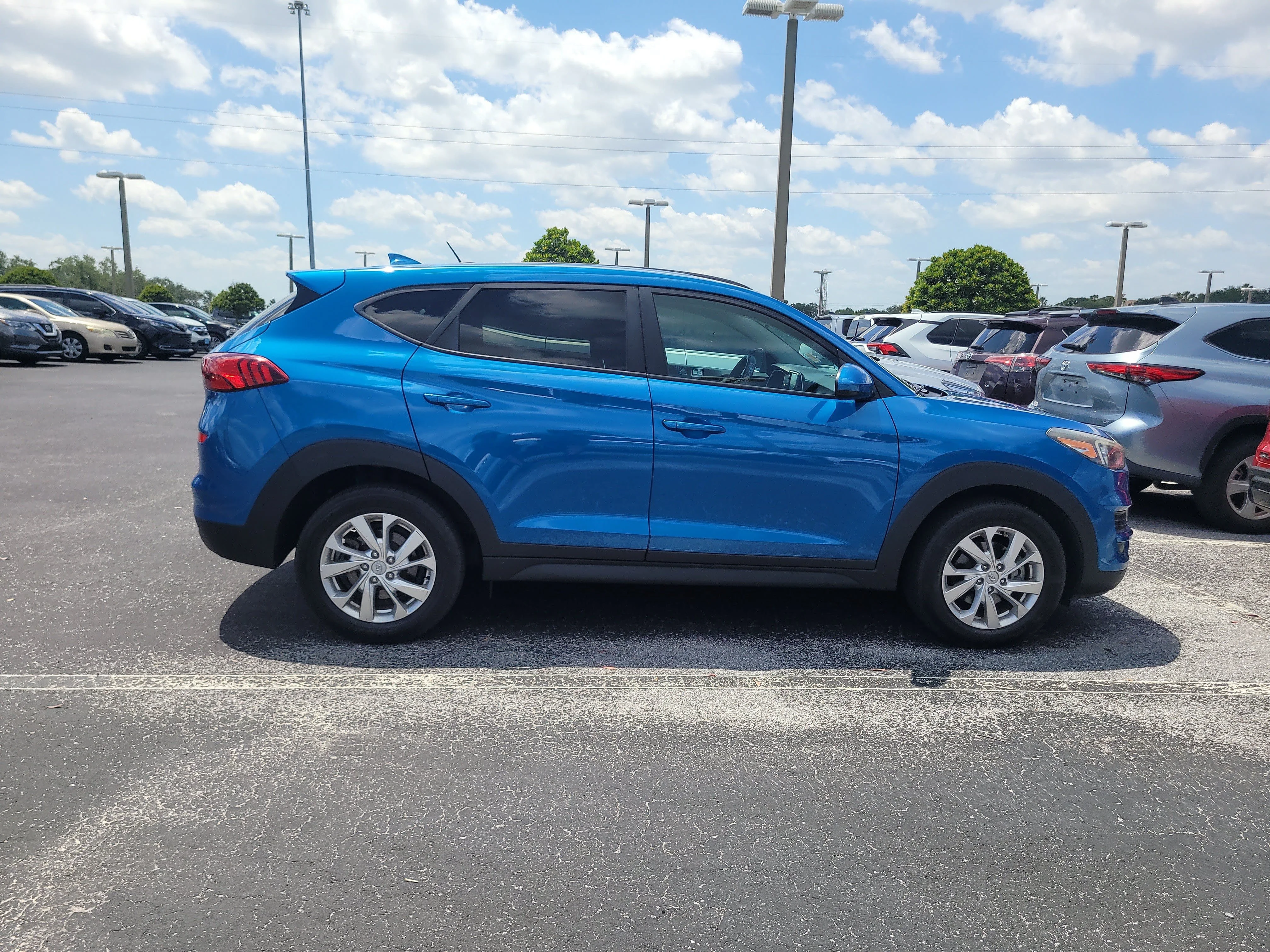 Used 2019 Aqua Blue Hyundai SE image 7