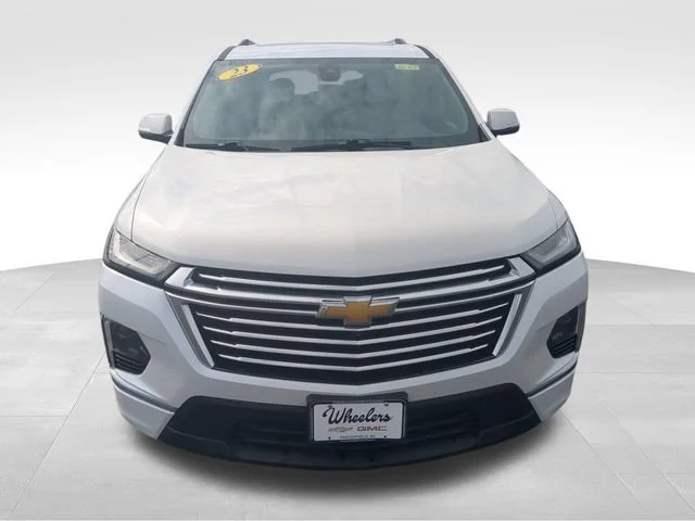 Used 2023 Iridescent Pearl Tricoat Chevrolet Premier image 10