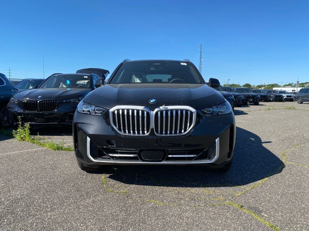 New 2026 Black Sapphire Metallic BMW xDrive40i image 2