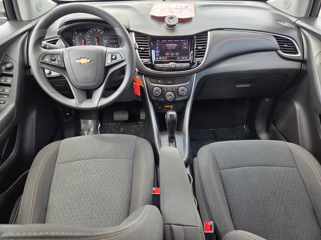 2022 Chevrolet Trax LS - Photo 8