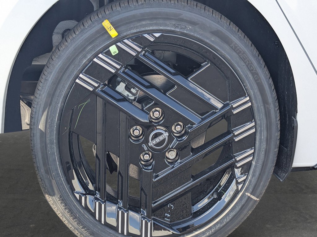 New 2027 Aspen White Tricoat Nissan SR image 9