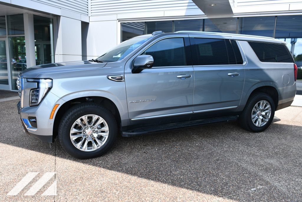 Used 2025 Sterling Metallic GMC Denali image 2