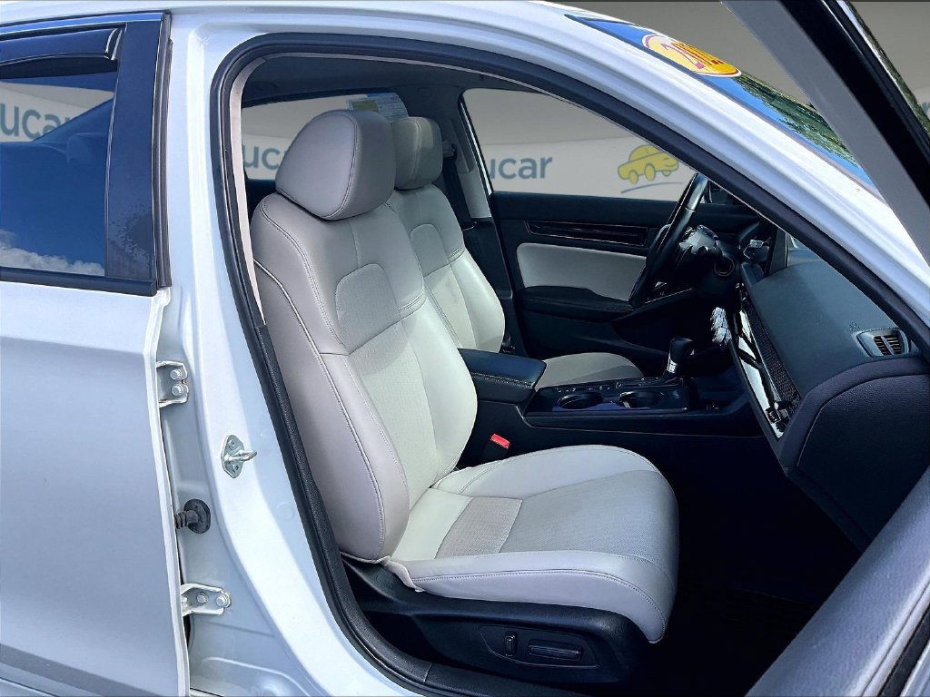 Used 2022 White Honda Touring image 11