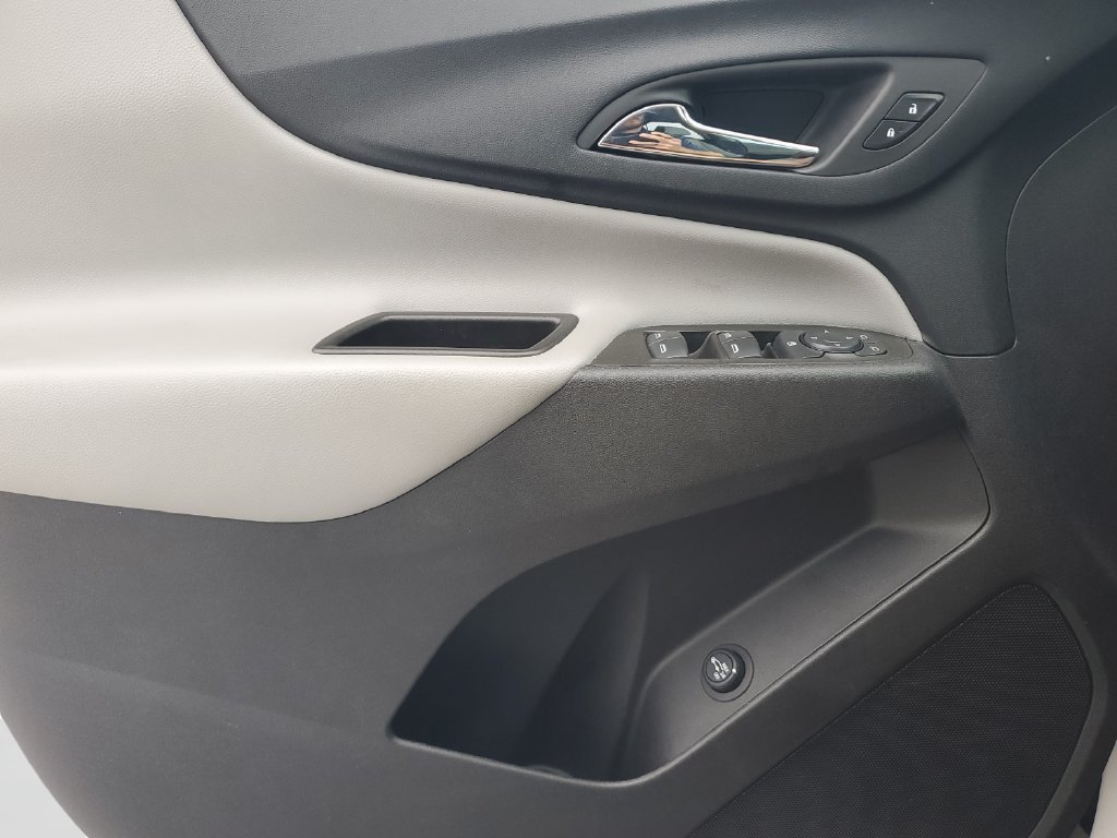 Used 2024 Summit White Chevrolet LT image 23