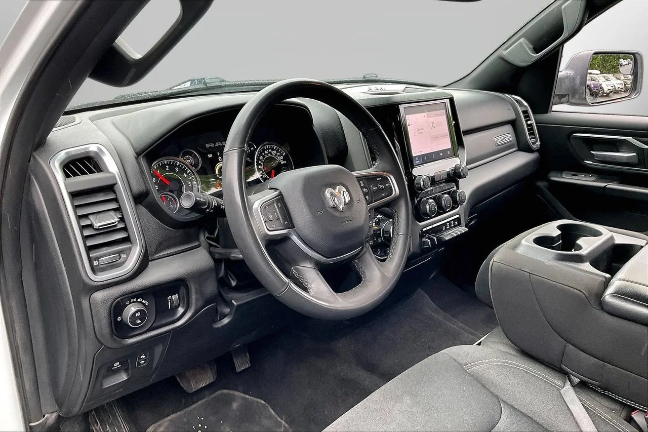 Used 2025 White Ram Big Horn/Lone Star image 18
