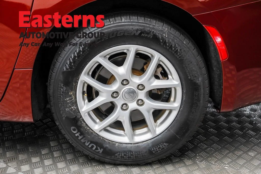 Used 2020 Red Chrysler LX image 8