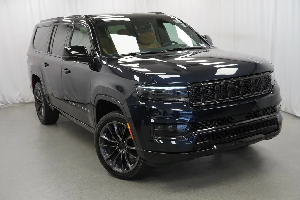 Used 2025 Black Jeep Series III Obsidian image 9