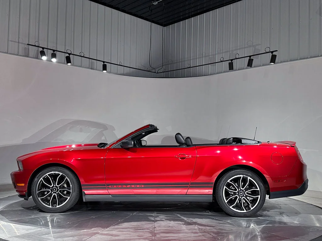 Used 2010 Red Ford V6 image 11