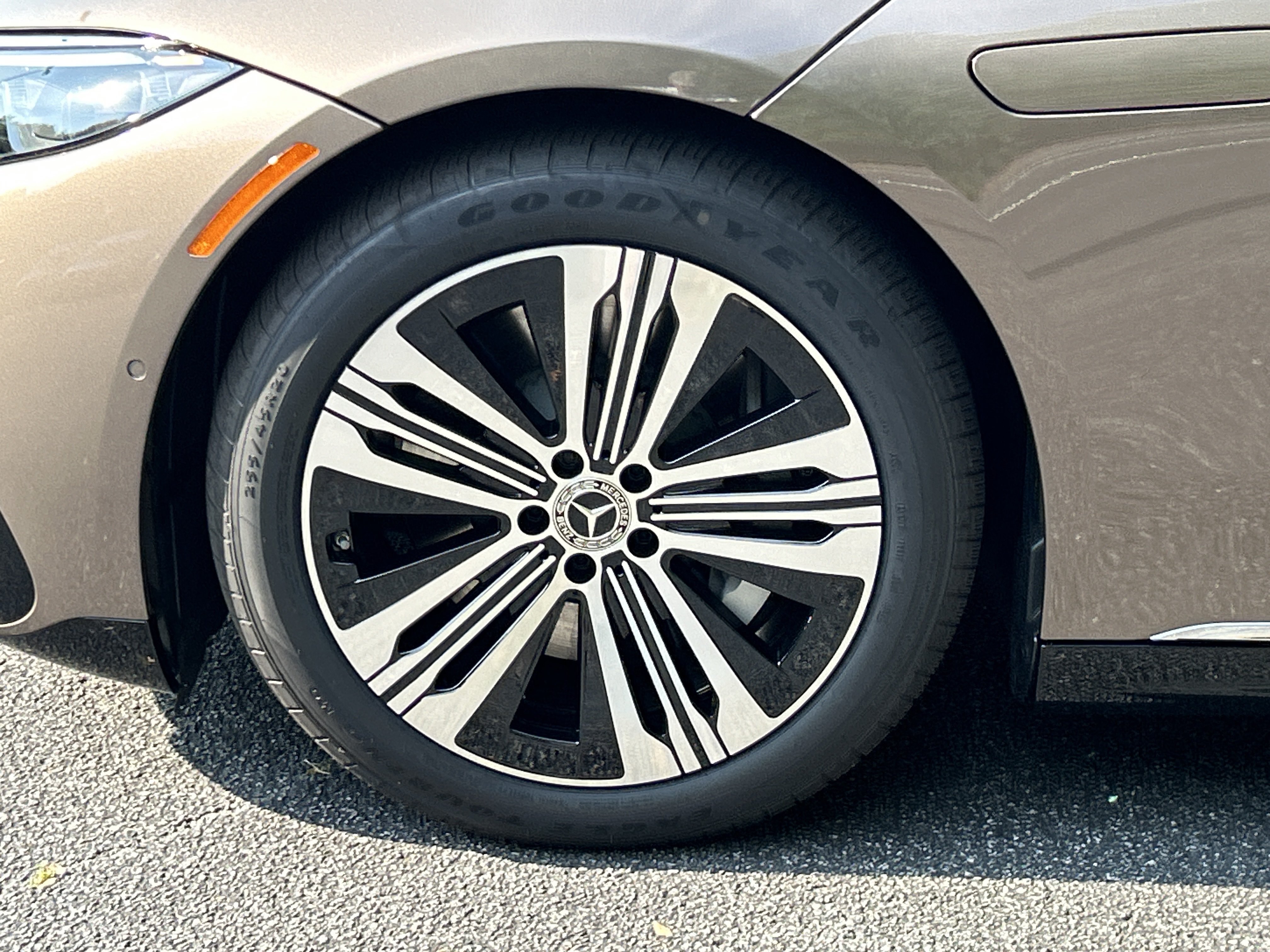 New 2026 Sonoran Brown Metallic Mercedes-Benz EQS 450 4MATIC® Sedan image 13