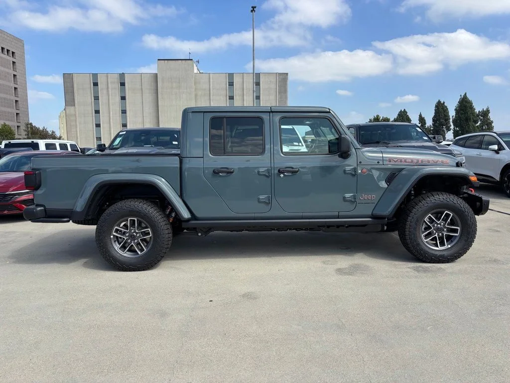 New 2026 Gray Jeep Mojave X image 2