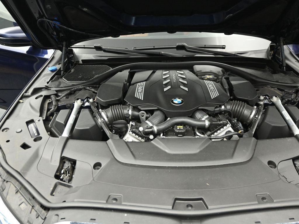 2022 BMW 750LI - Image 29